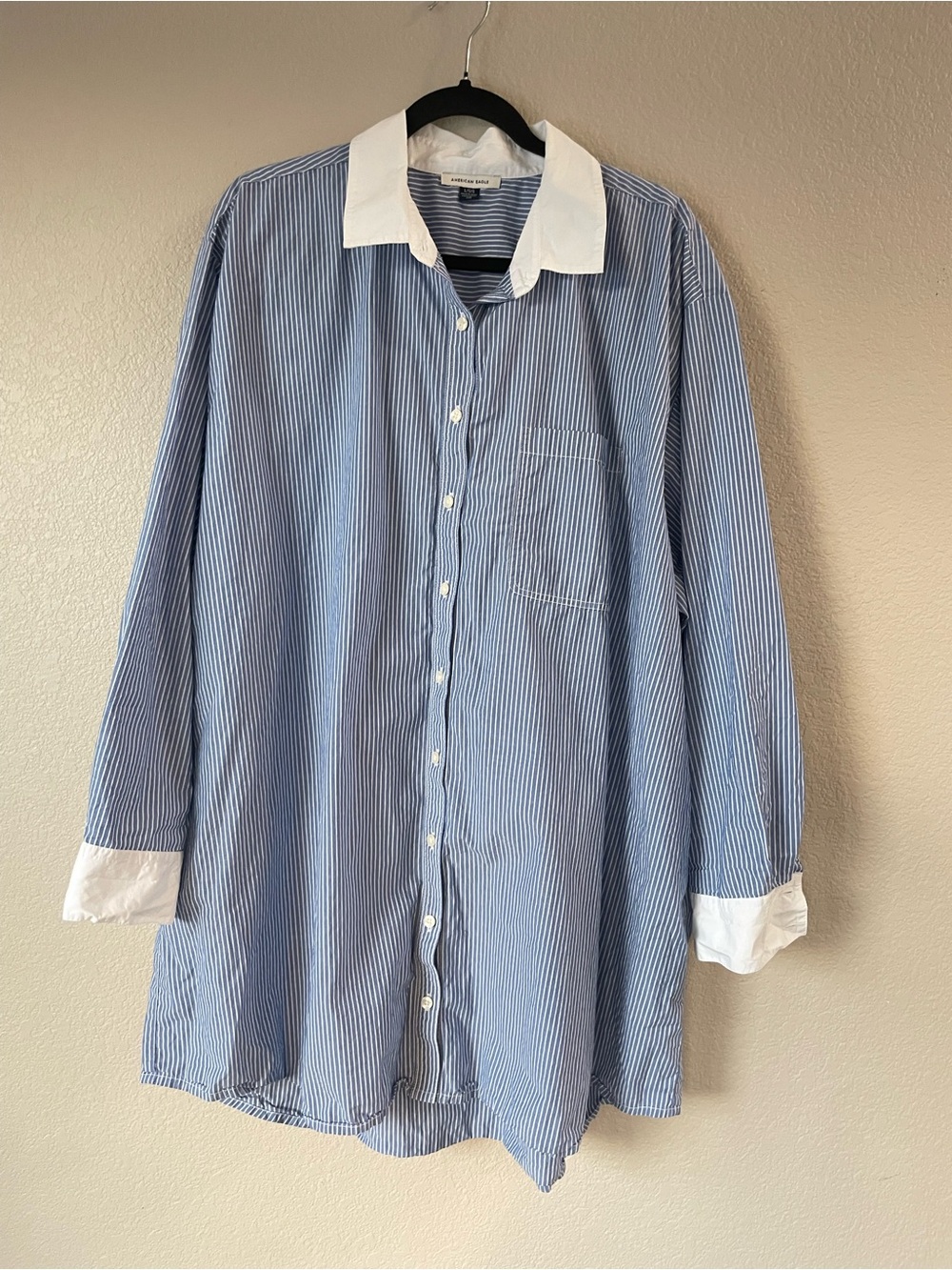American Eagle Outfitters Blue & White Striped Long Sleeve Button-Up